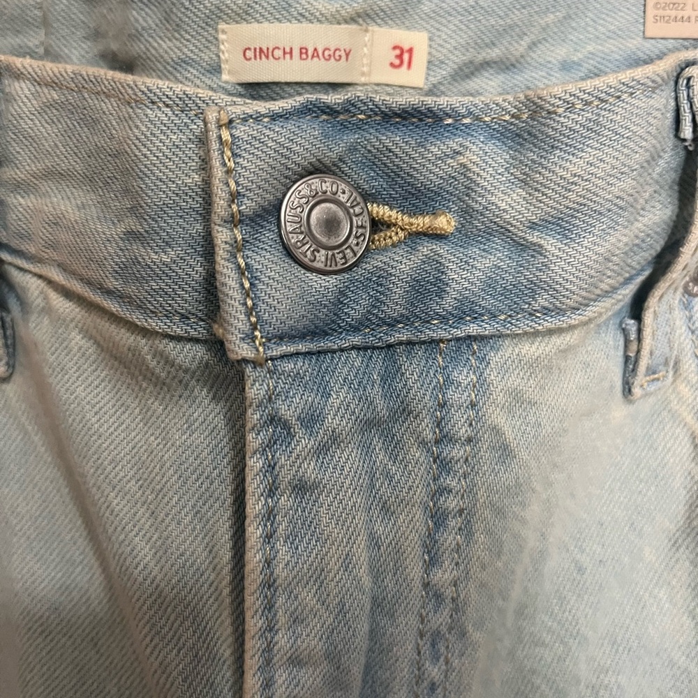 Light Wash Baggy Jeans - Relaxed Fit - Picture 2 of 6